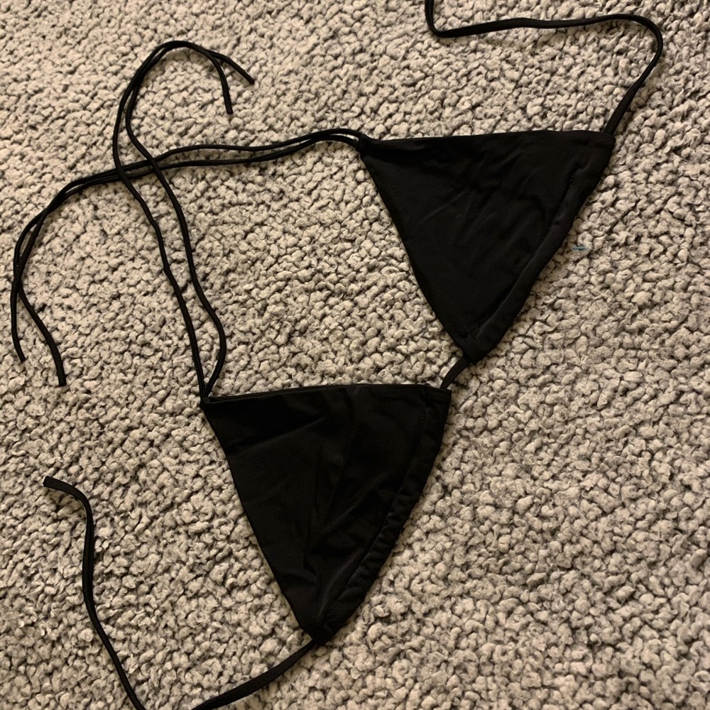 Black bikini top